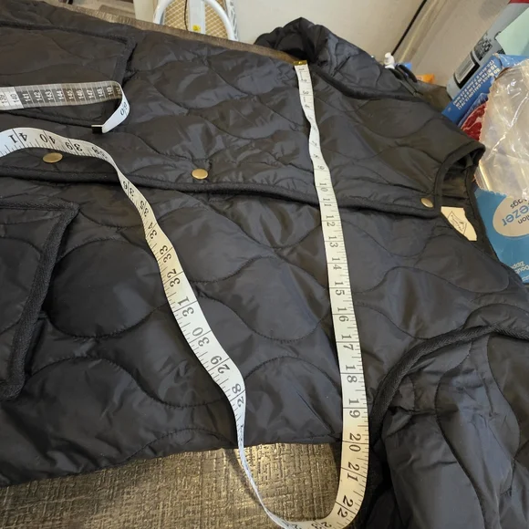 St. John's Bay Women's Quilted Black Puffer Jacket - Picture 4 of 6